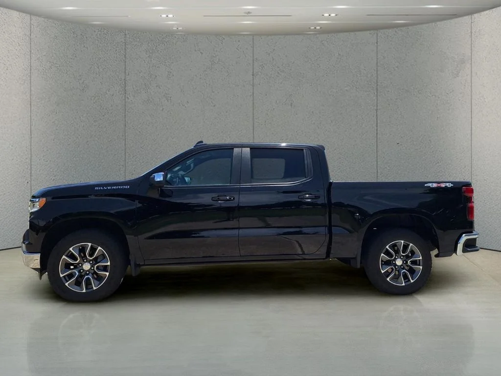 Used 2023 Black Chevrolet LT image 8