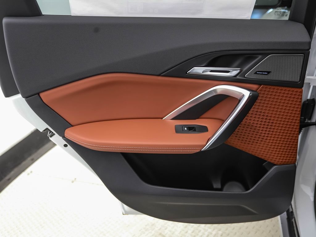 New 2026 White Metallic BMW xDrive28i image 20