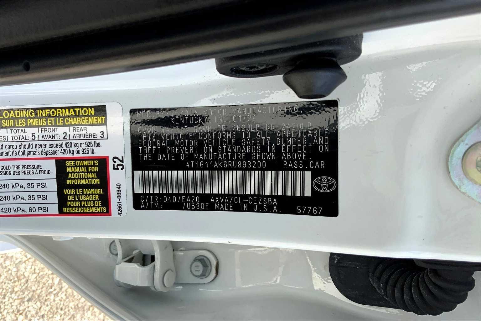Used 2024 Ice Cap Toyota SE image 35