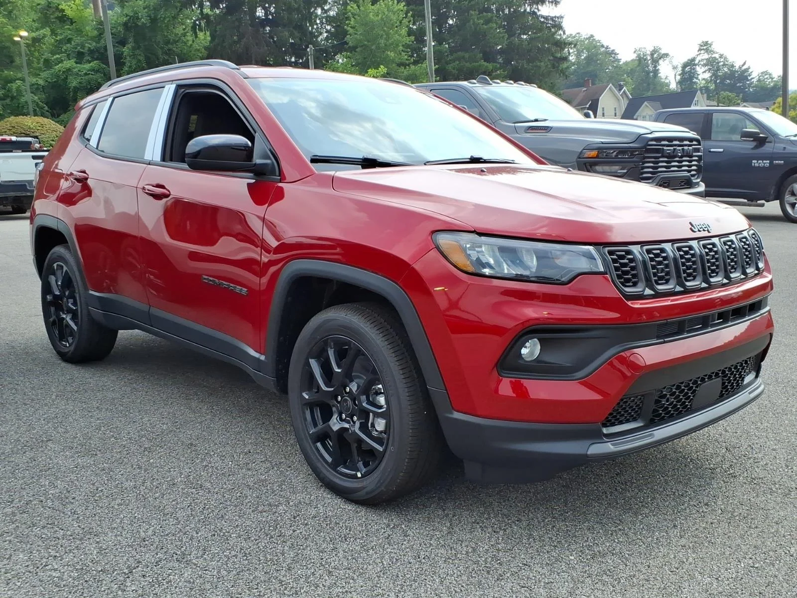 New 2026 Red Hot Pearl-Coat Exterior Paint Jeep Latitude image 1
