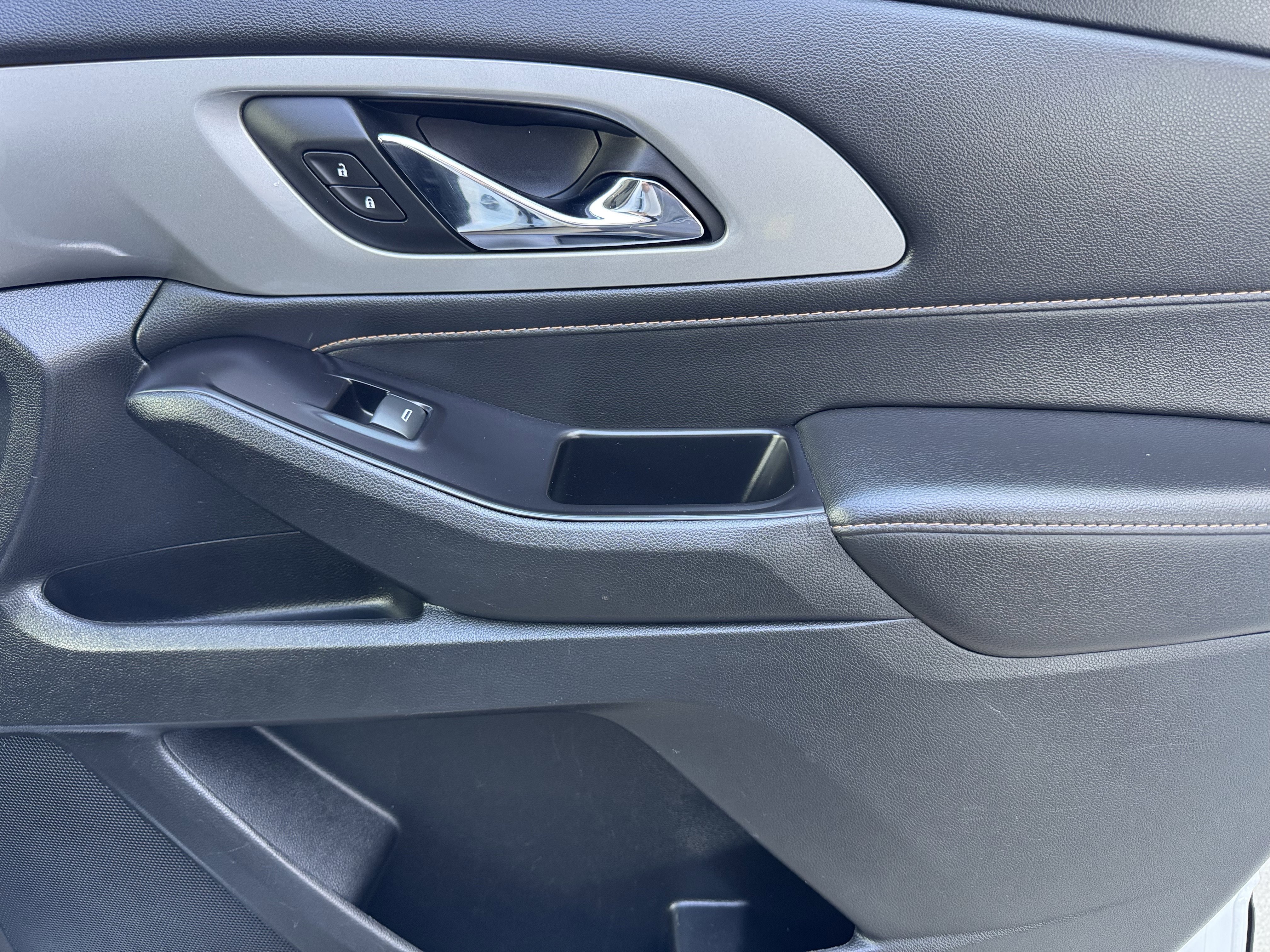 2020 Chevrolet Traverse LS - Photo 23