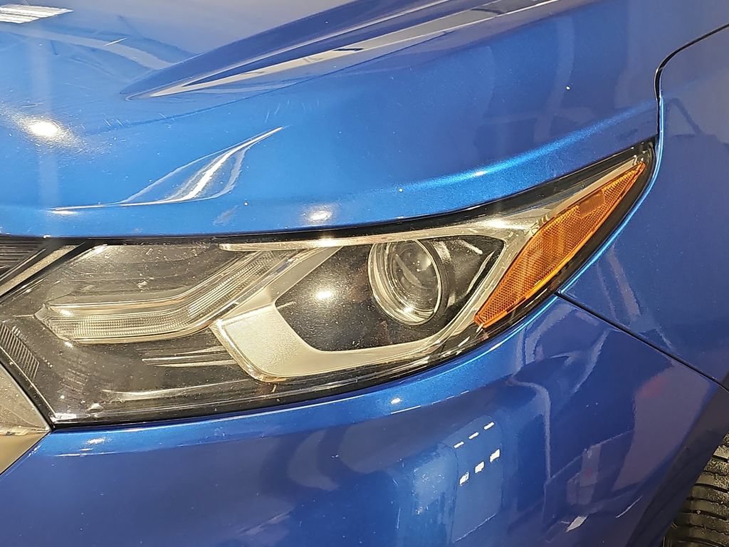 Used 2019 KINETIC BLUE METALLIC Chevrolet LS image 35