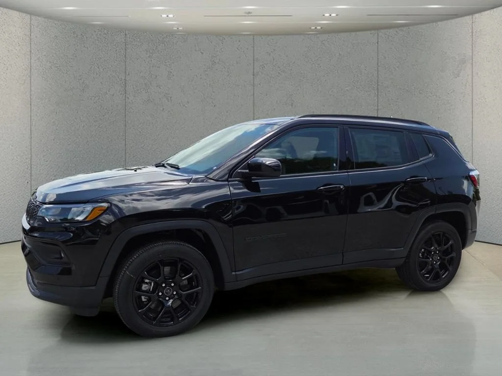 New 2026 Diamond Black Crystal Pearl-Coat Exterior Paint Jeep Latitude Altitude image 9