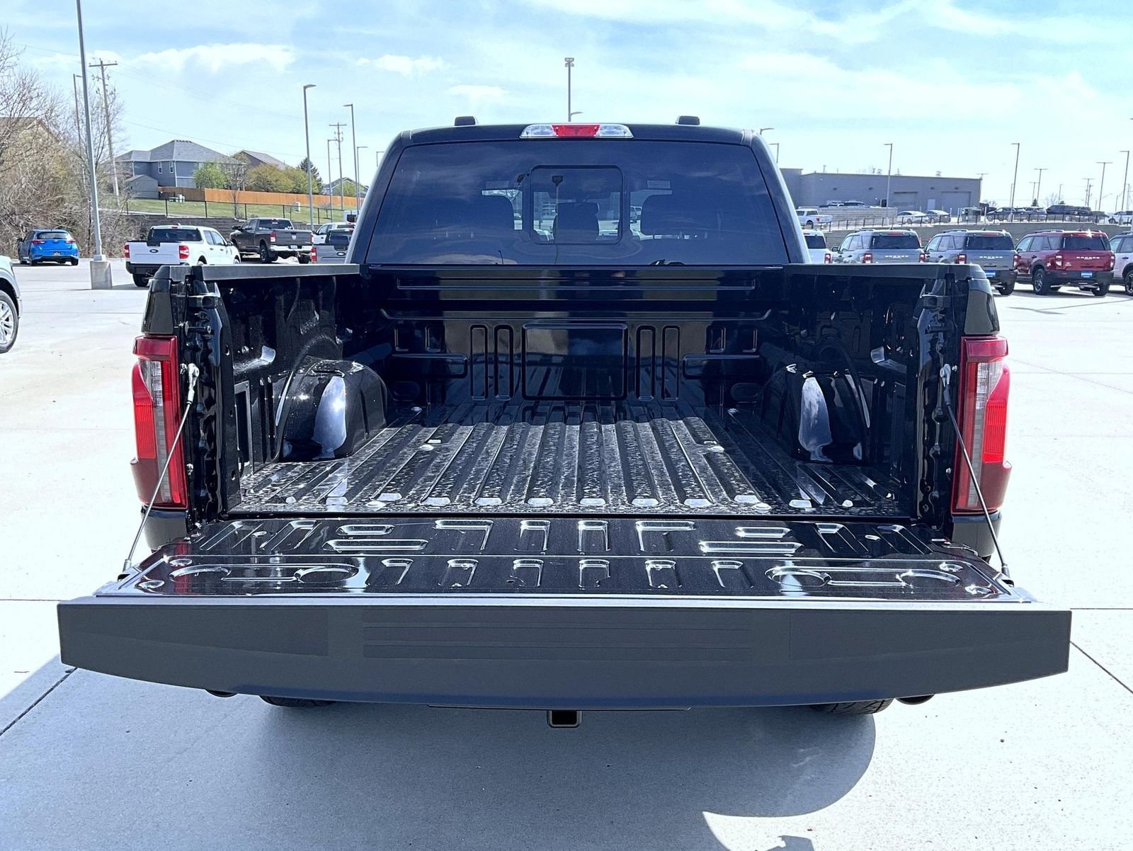New 2026 Agate Black Metallic Ford XLT image 13
