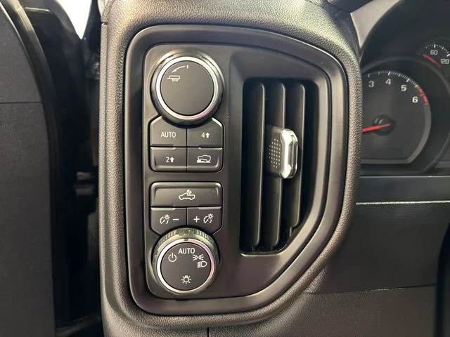Used 2020 Black Chevrolet Custom image 22