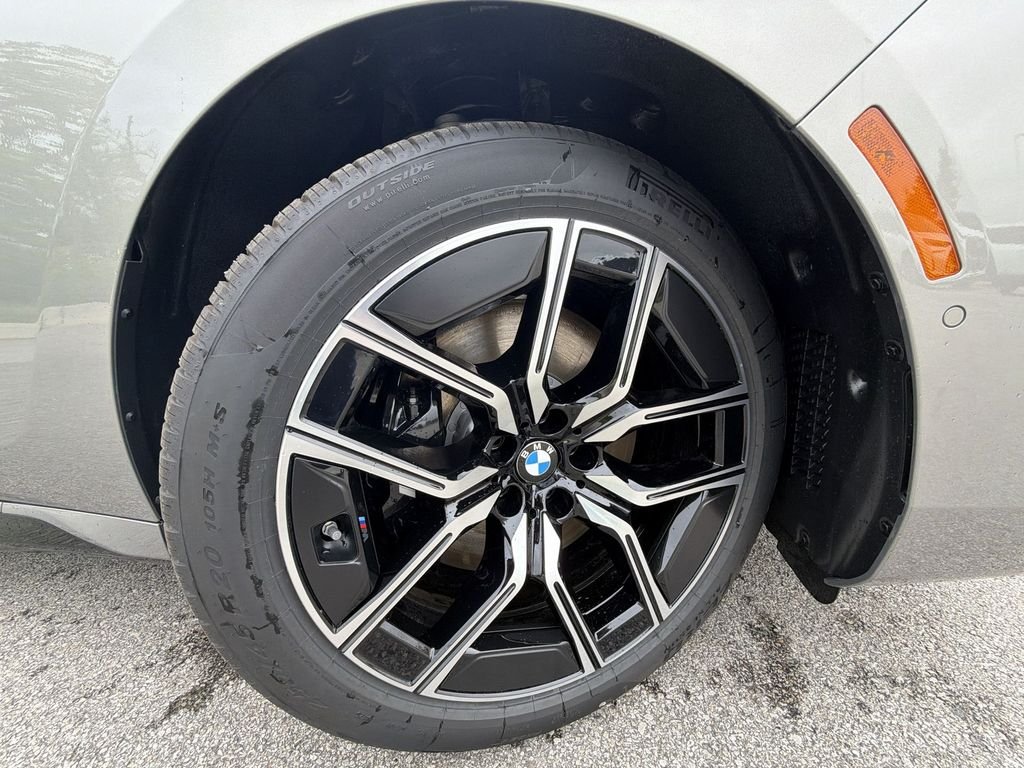 Used 2026 Gray BMW 760i xDrive image 19