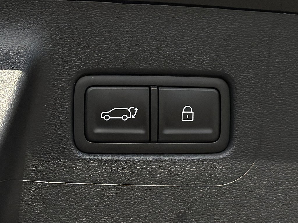 Used 2026 Phantom Black Hyundai SEL image 27