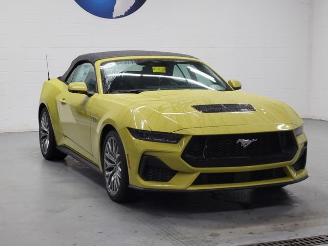 2025 Ford Mustang GT Premium Convertible - Photo 38