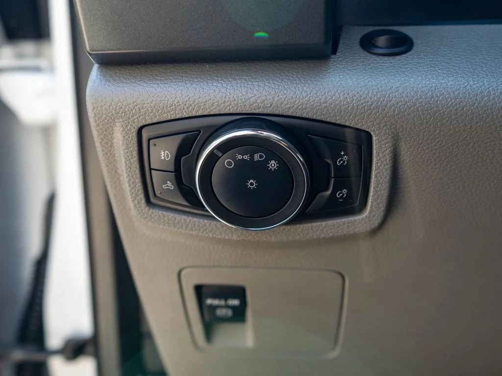 Used 2018 White Ford XLT image 17