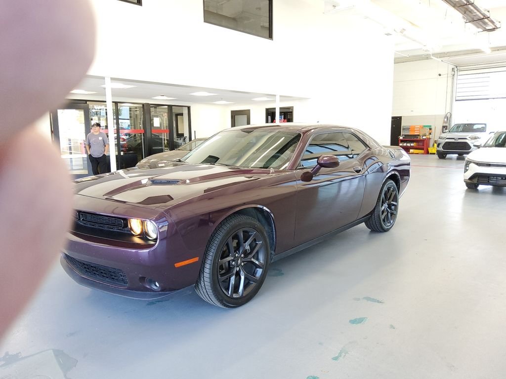 Used 2022 Purple Dodge SXT image 3