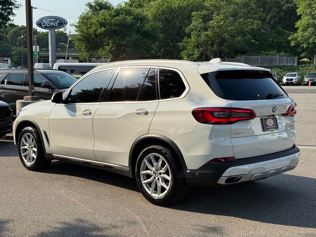 Used 2020 White BMW xDrive40i image 8