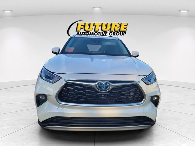Used 2021 White Toyota Platinum image 2