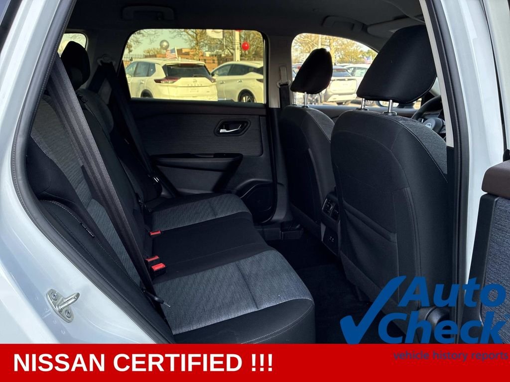 Used 2023 White Nissan SV image 11