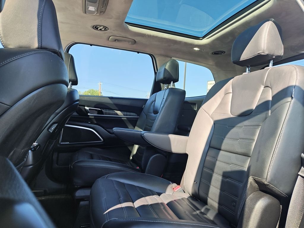 Used 2024 White Kia SX-Prestige image 16