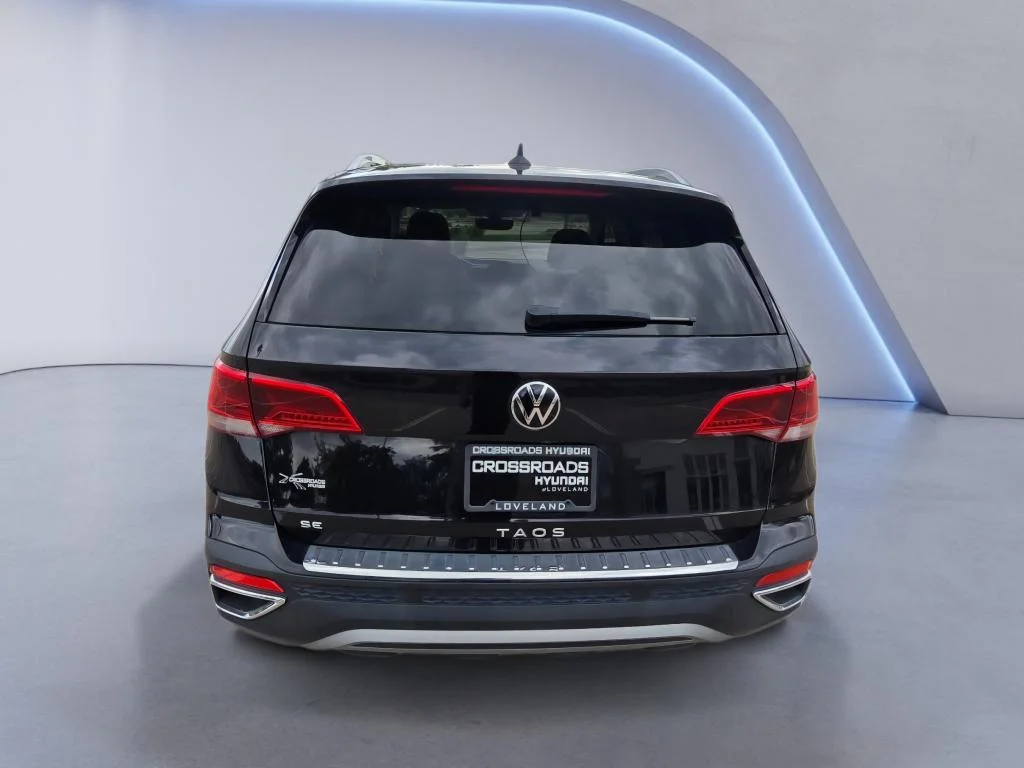Used 2023 Deep Black Pearl Volkswagen SE image 5