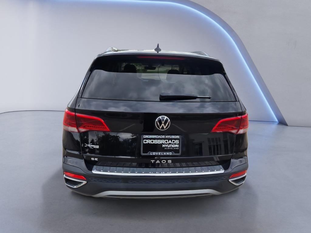 Used 2023 Deep Black Pearl Volkswagen SE image 4