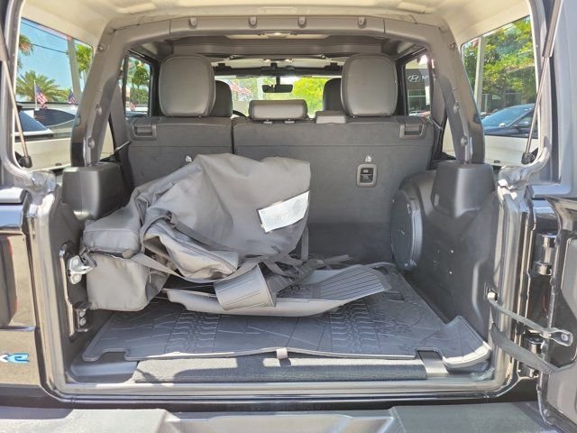 2022 Jeep Wrangler Unlimited Sahara 4XE - Photo 6