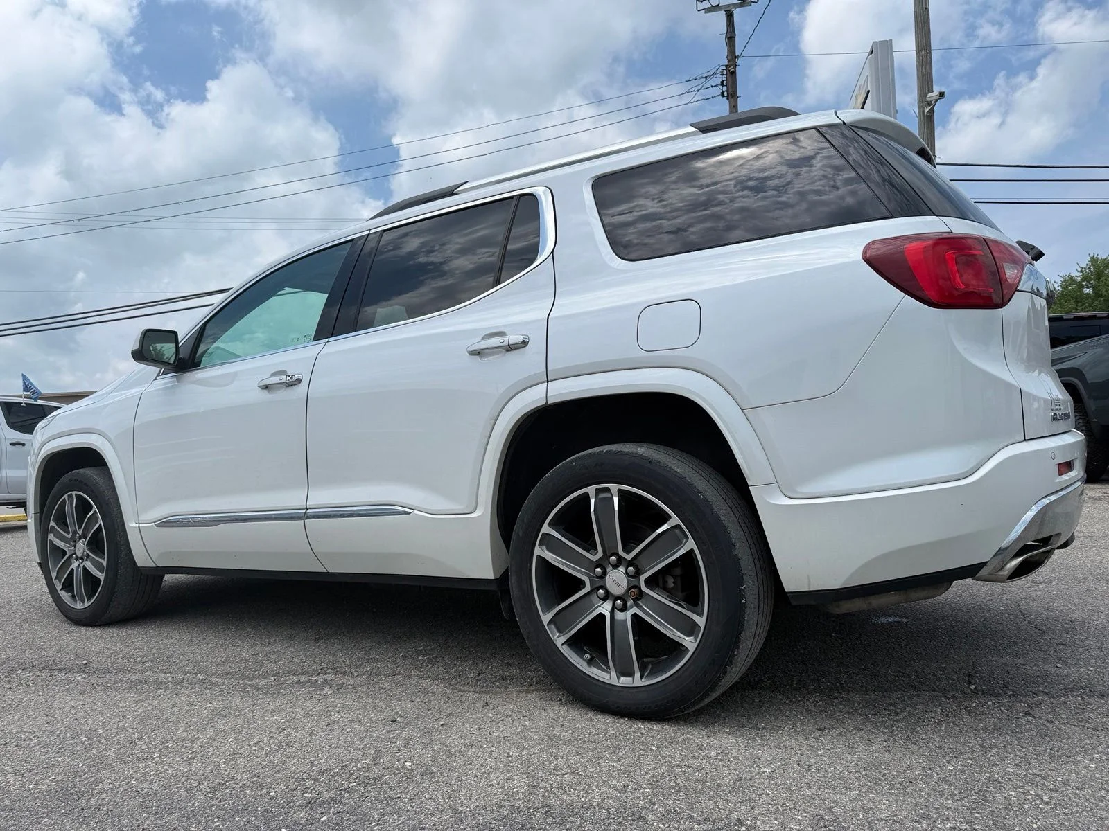 Used 2018 White GMC Denali image 6