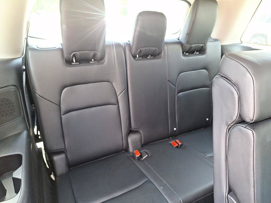 Used 2023 Pearl White Tricoat Nissan Platinum image 23