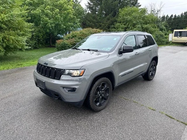 Used 2020 Gray Jeep Laredo image 7
