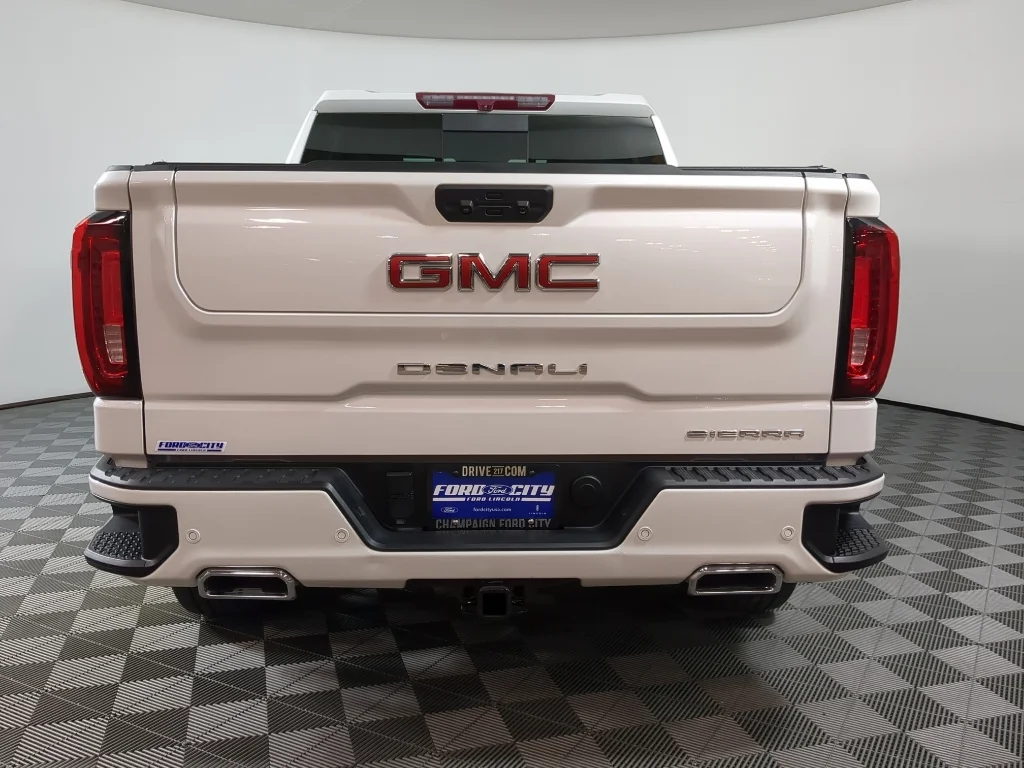 Used 2022 White GMC Denali image 8