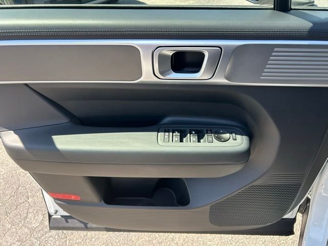 New 2026 White Hyundai SE FWD image 12