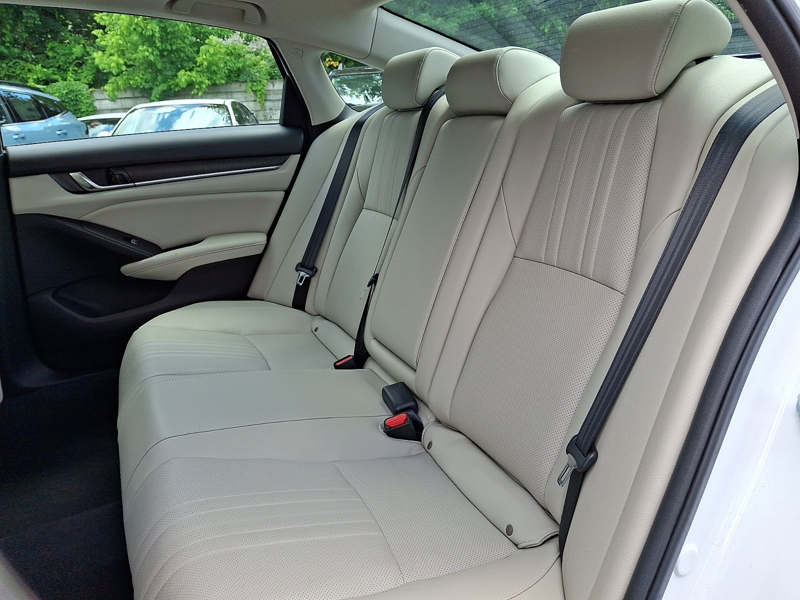 Certified Used 2021 Platinum White Pearl Honda EX-L image 9