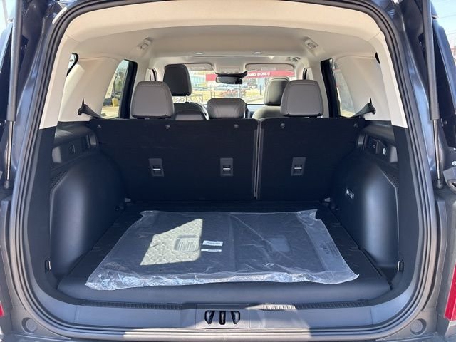 New 2026 Carbonized Gray Metallic Ford Badlands® image 31