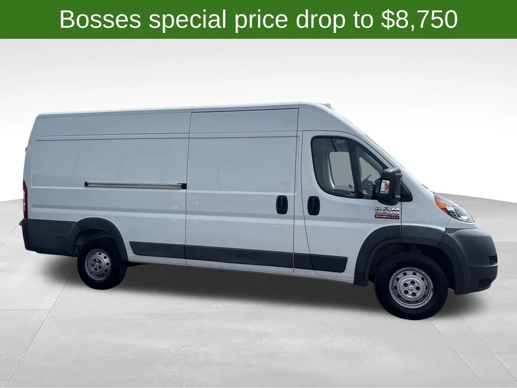 Used 2016 White Ram High Roof image 2