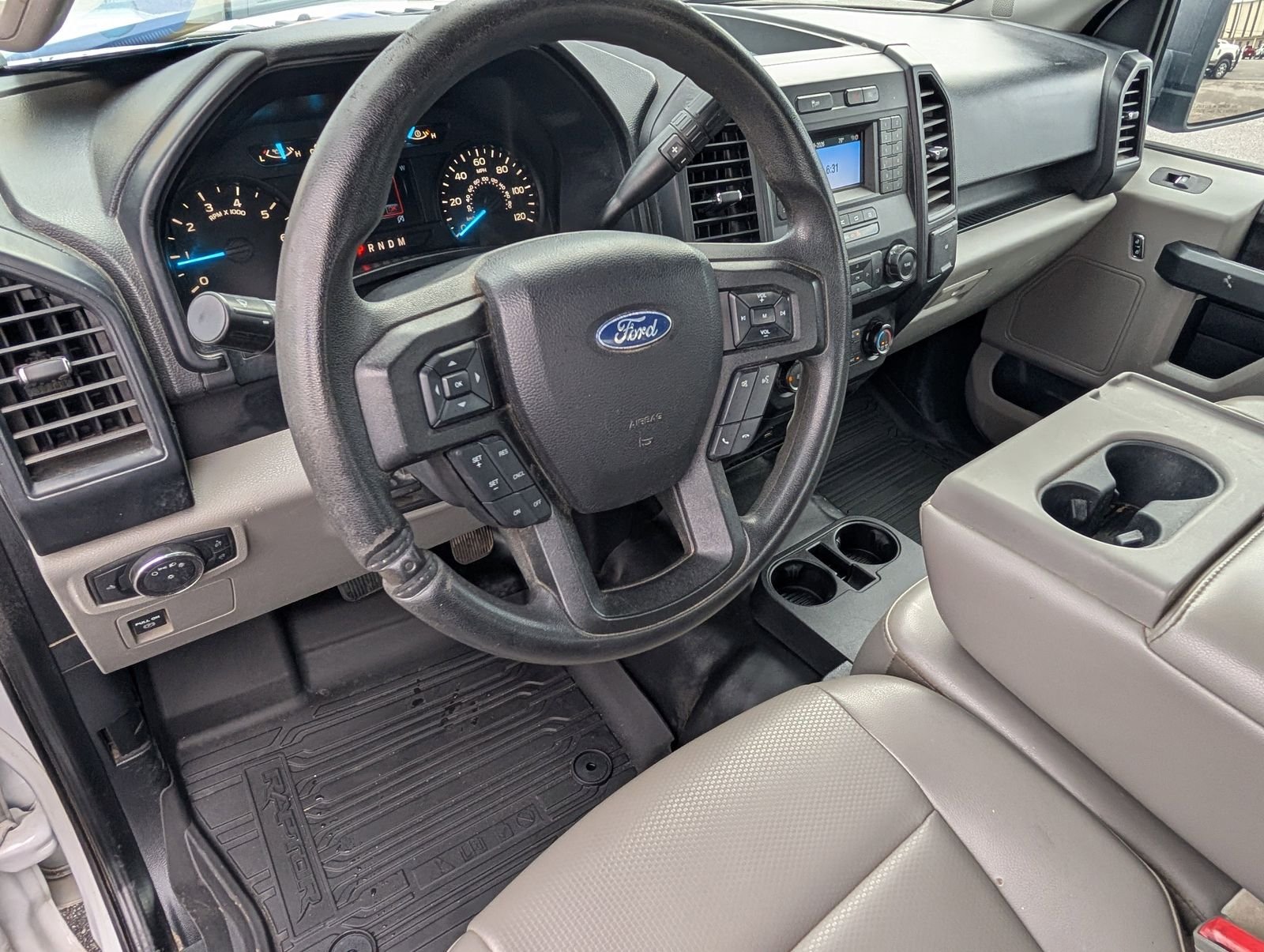 Used 2019 Oxford White Ford XL image 5