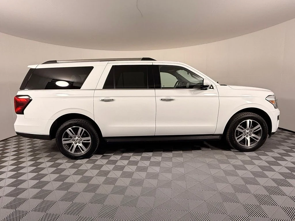 Used 2024 White Ford Limited image 7