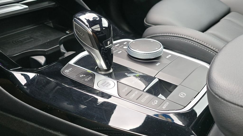Used 2024 Black Sapphire Metallic BMW xDrive30i image 36