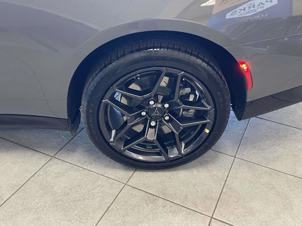New 2026 Destroyer Gray Exterior Paint Dodge R/T Scat Pack image 9