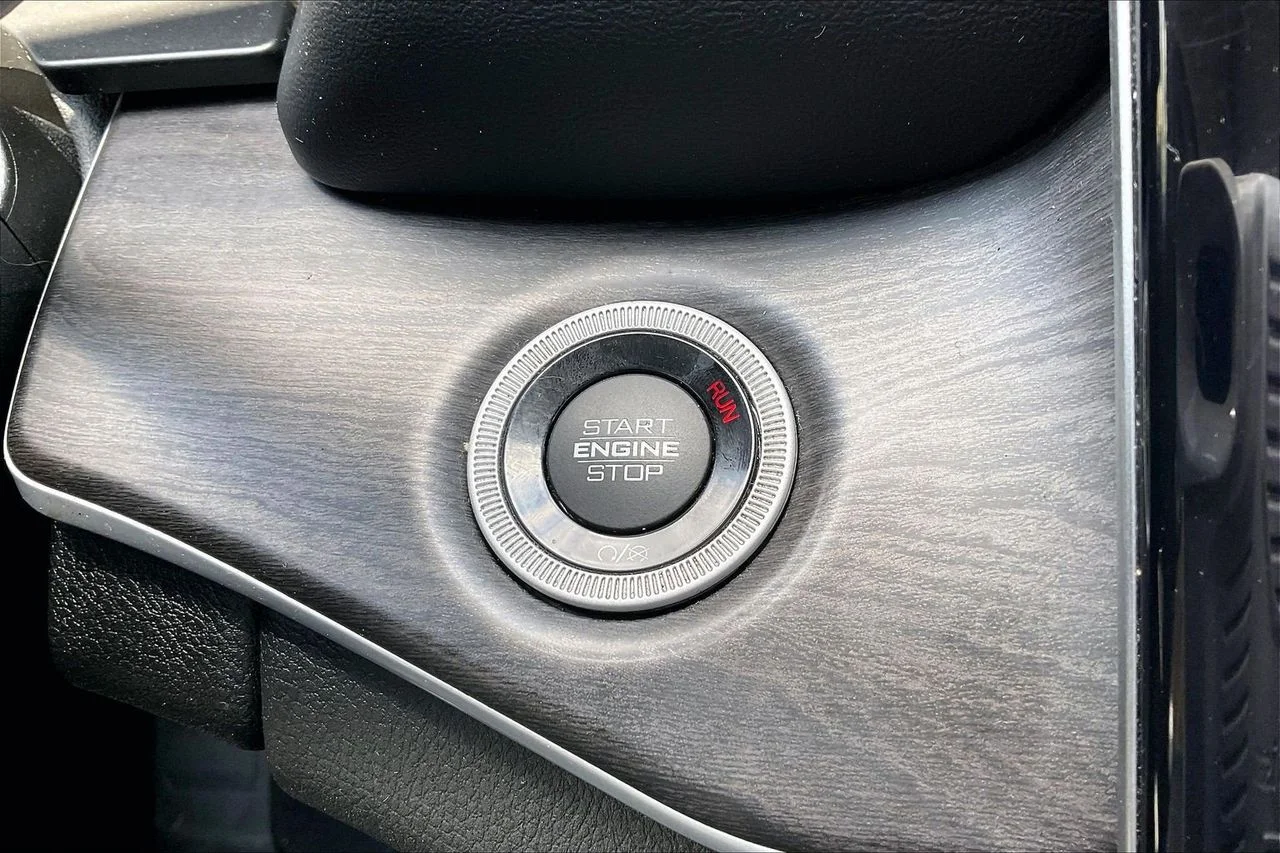 Used 2023 White Jeep Limited image 30