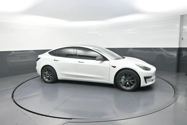 Used 2022  Tesla Long Range image 18