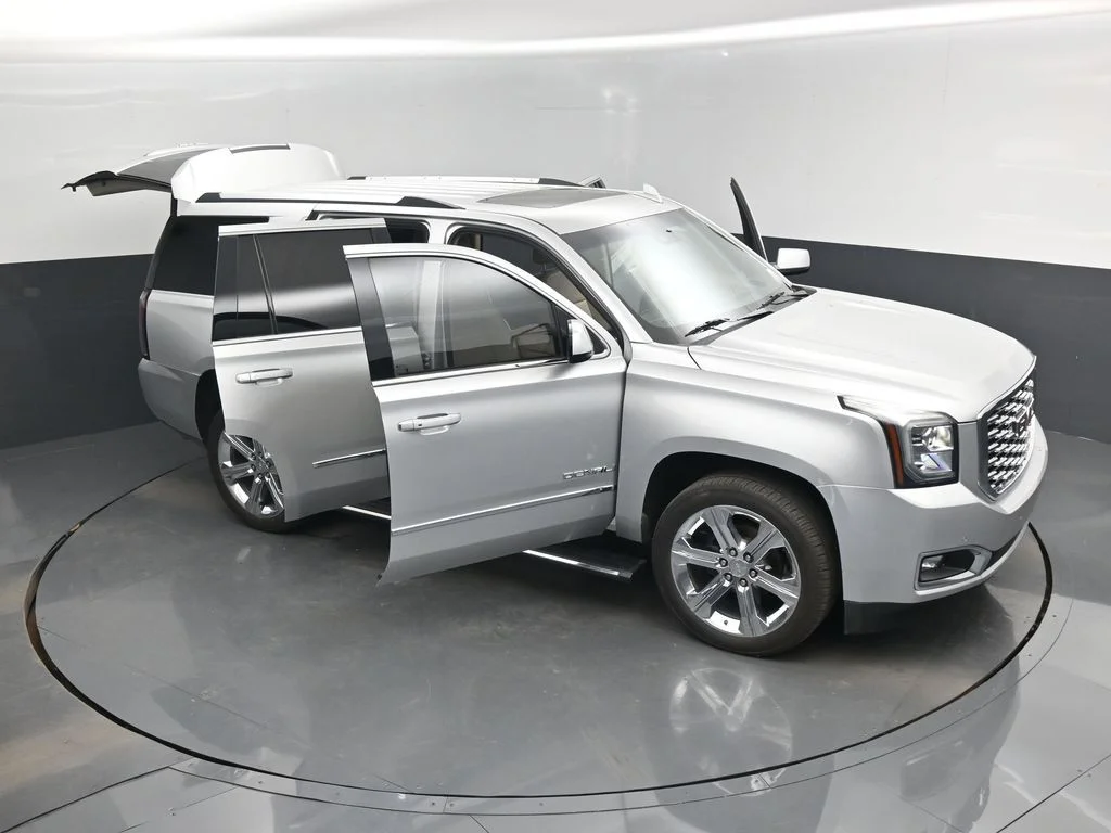 Used 2020 Silver GMC Denali image 19
