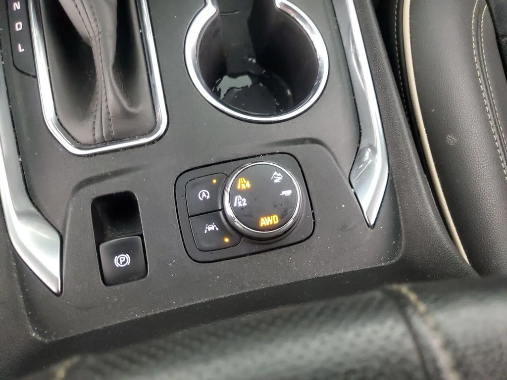 Used 2022 White Chevrolet Premier image 17