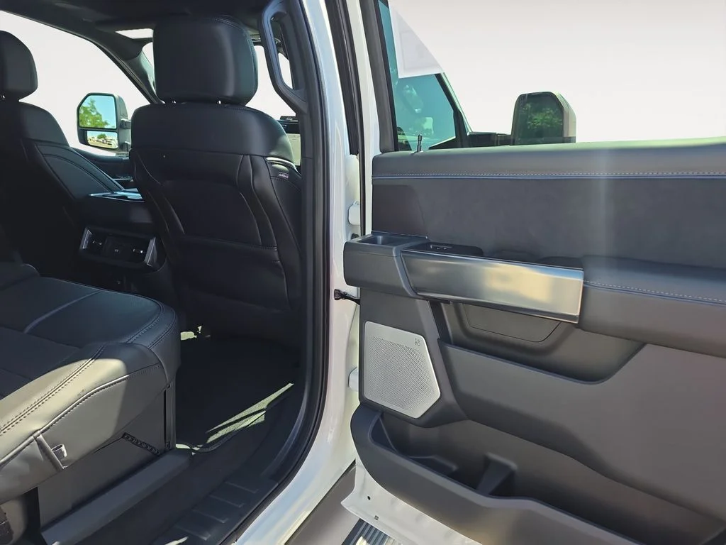 New 2026 Star White Metallic Tri-Coat Ford Platinum image 13