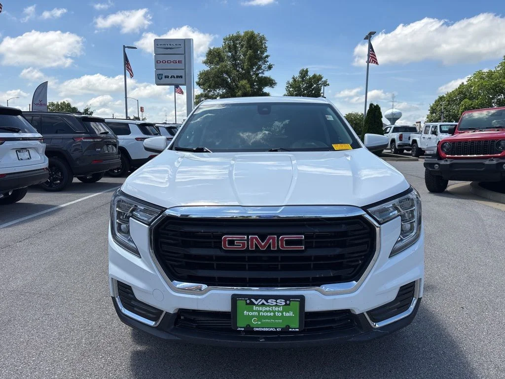 Used 2024 Summit White GMC SLE image 8