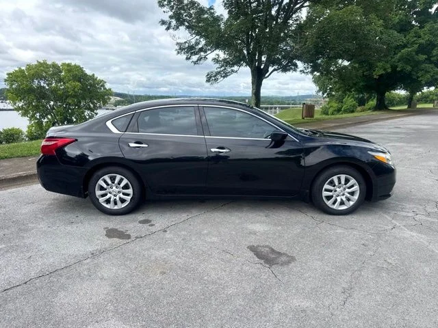 Used 2017 Black Nissan 2.5 S image 8