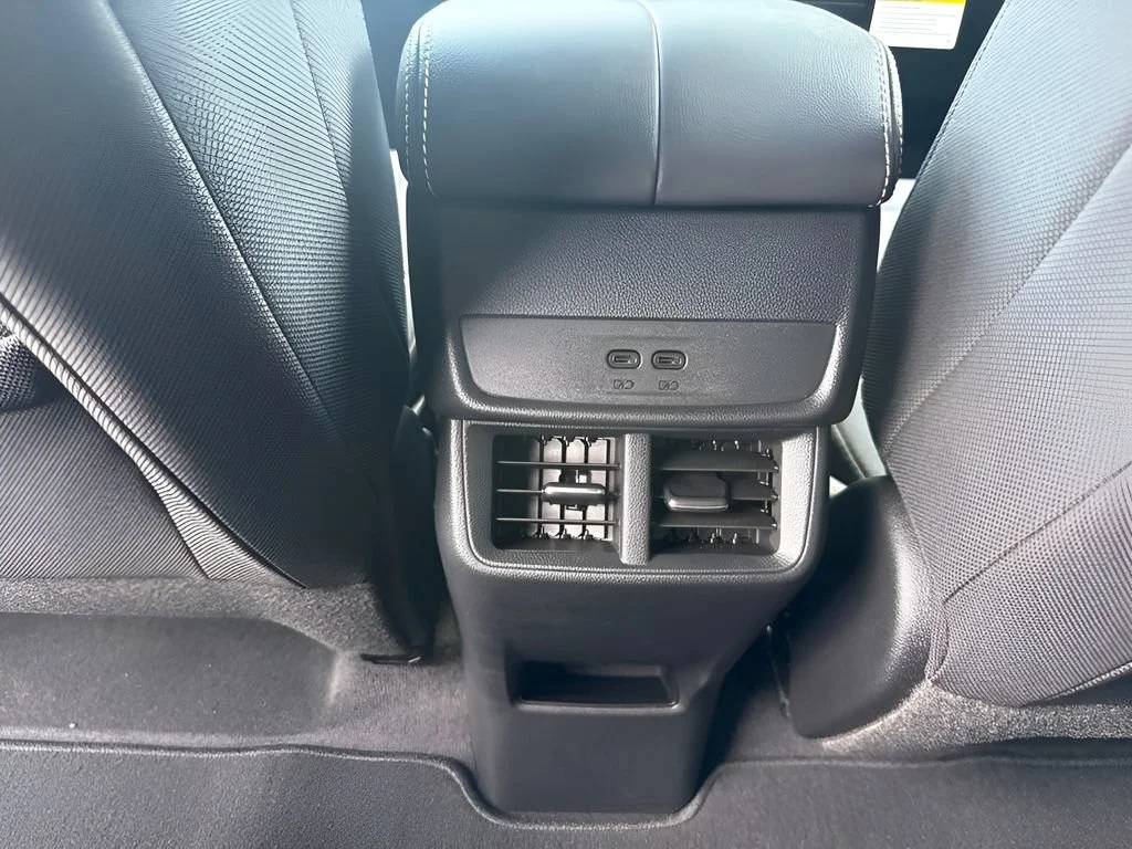 New 2027 Summit White GMC Elevation image 13