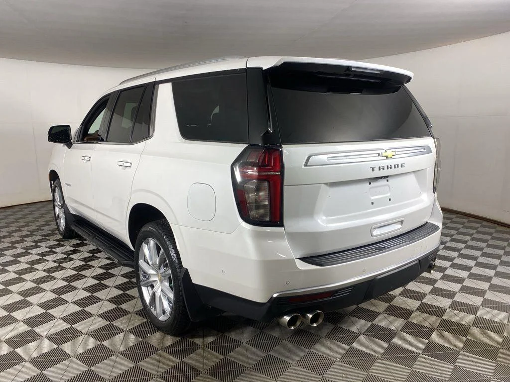 Used 2024 Iridescent Pearl Tricoat Chevrolet High Country image 5