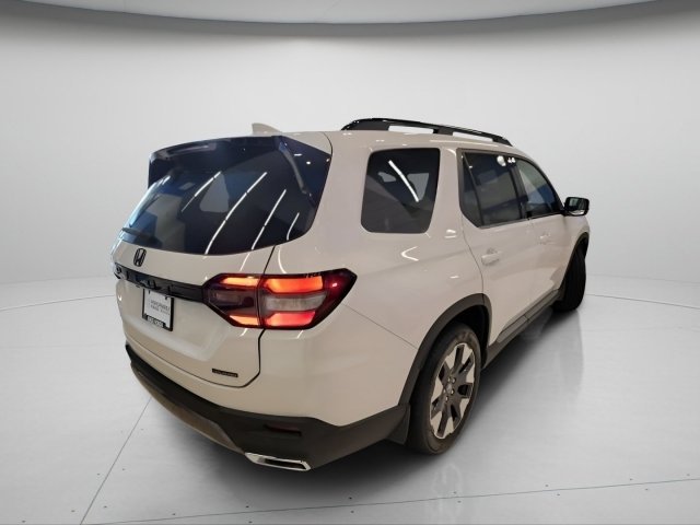 New 2026 Platinum White Pearl Honda Touring image 9