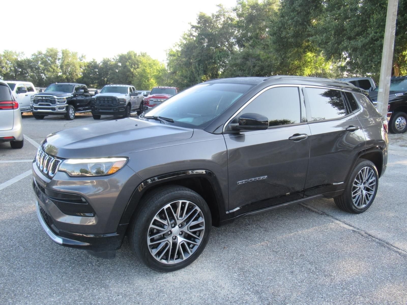Certified Used 2023 Gray Jeep Limited image 4