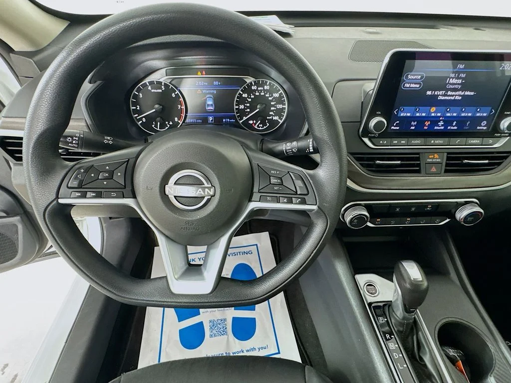 Used 2025 White Nissan 2.5 SV image 12