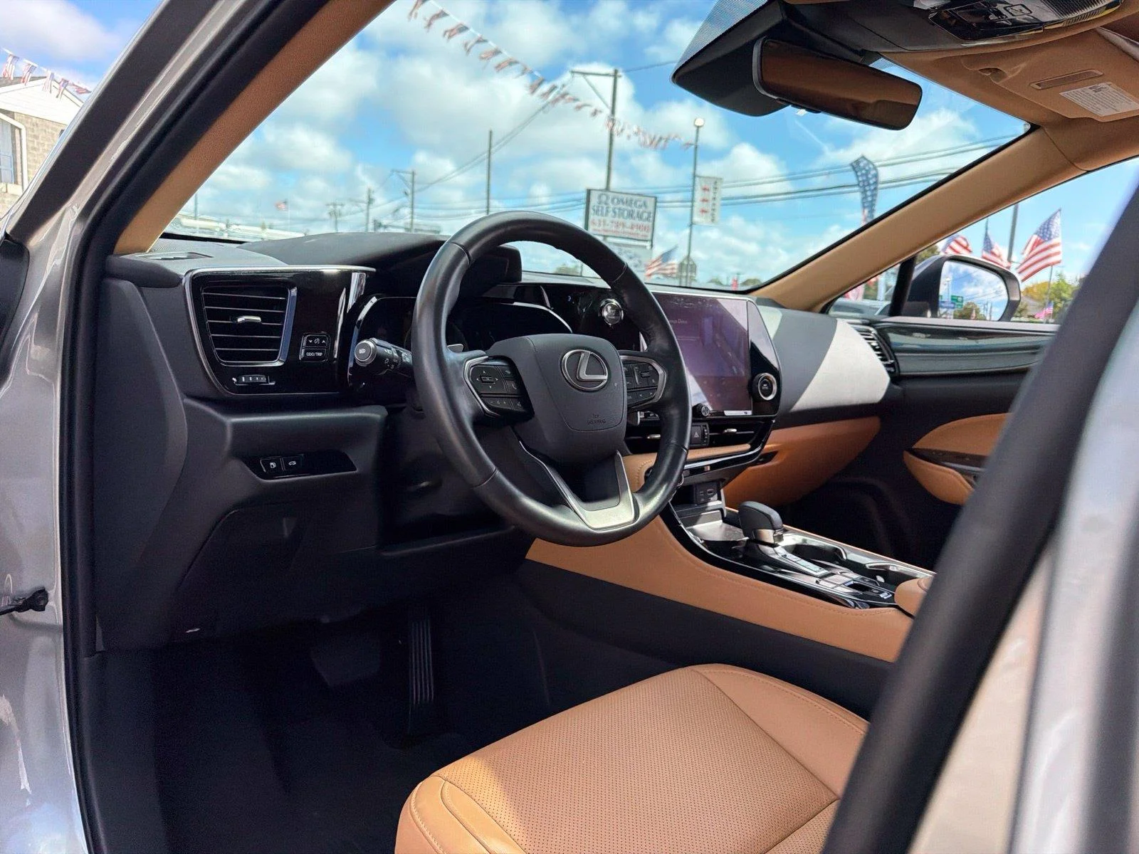 Used 2025 Silver Lexus 350 image 29