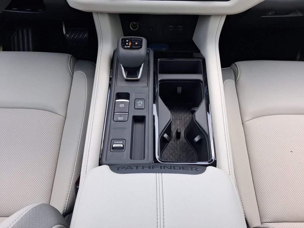 New 2026 Everest White Pearl TriCoat Nissan SL image 12