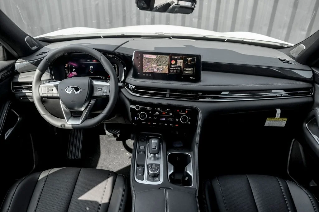 New 2027 2T RAD WHT INFINITI Sport AWD image 21