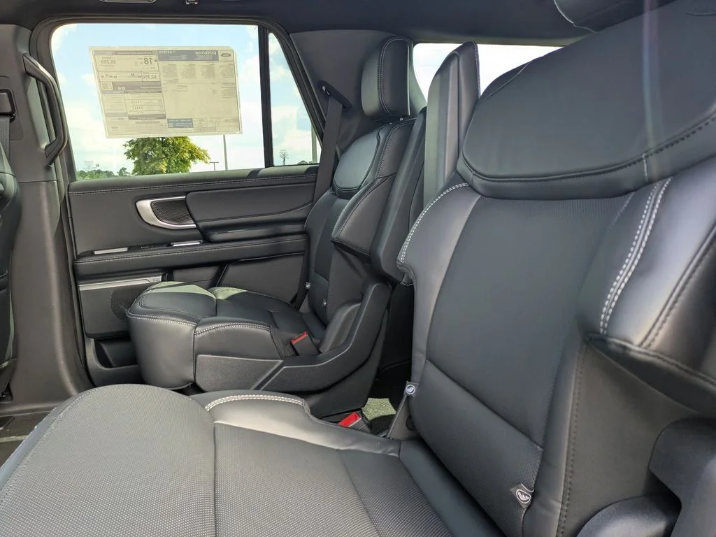 New 2026 Star White Metallic Tri-Coat Ford Platinum image 17