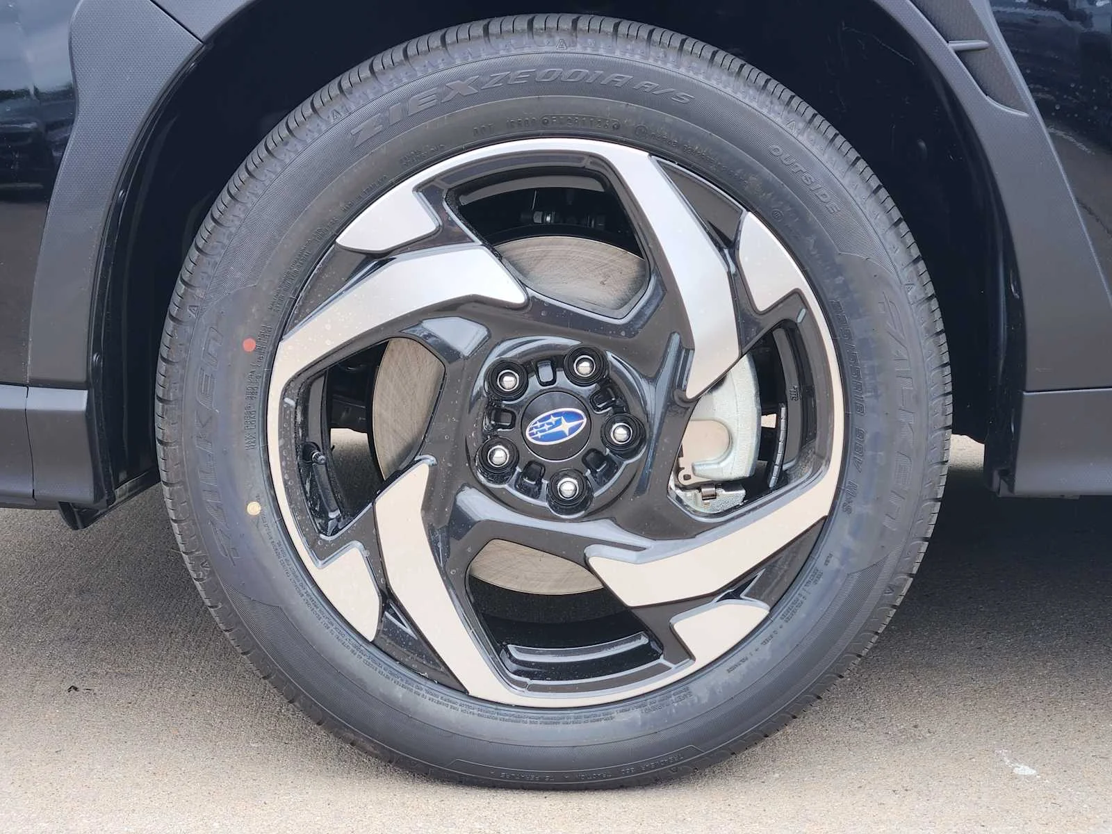 New 2026 CRYSTAL BLACK SILICA Subaru Limited Hybrid image 8
